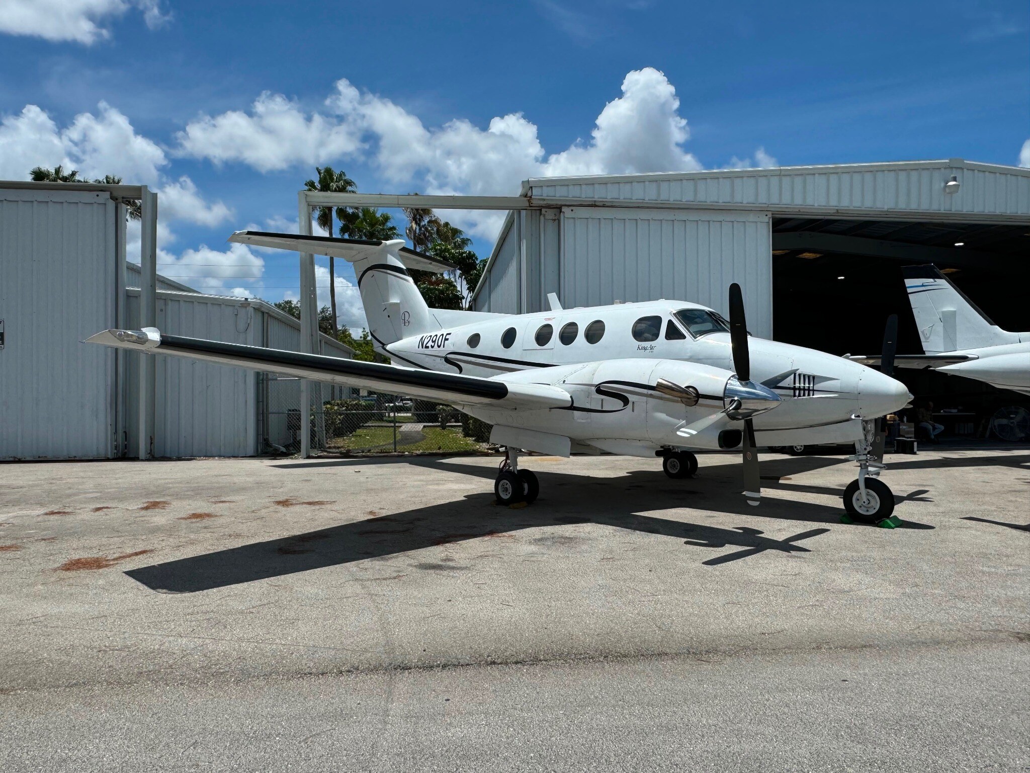 Recently sold 1980 Beechcraft King Air F90, registration N290F